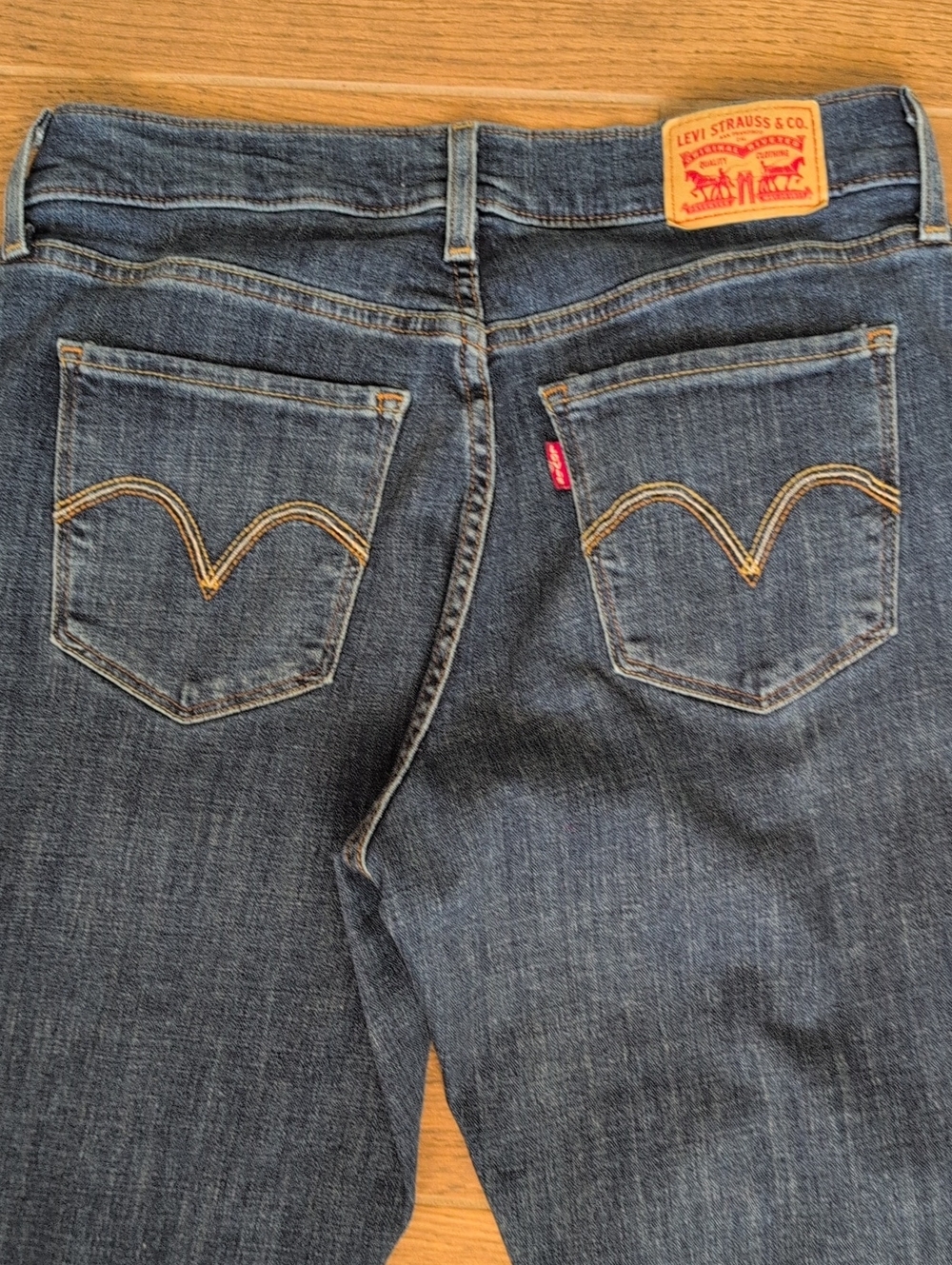 Levi's Classic Bootcut Jeans Size 6 - Picture 9 of 9